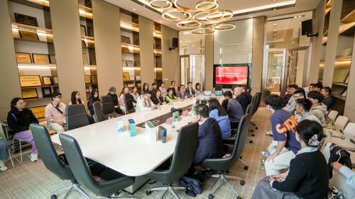 跨邦互换启新篇，共探产学研新蹊径